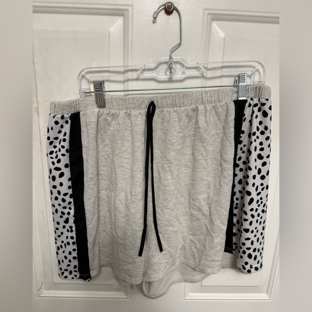 Chic Soul Cream Spotted Shorts Plus Size
